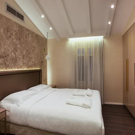 Pensión Consolato Boutique 4*