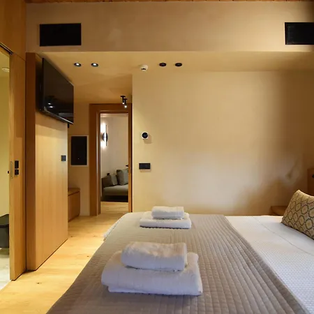 Consolato Boutique Πανσιόν 4*
