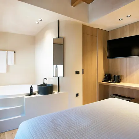 Consolato Boutique 4*