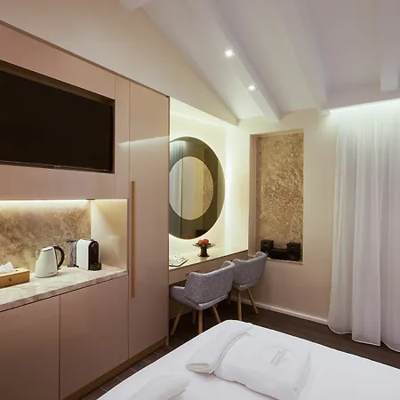 Konukevi Consolato Boutique 4*