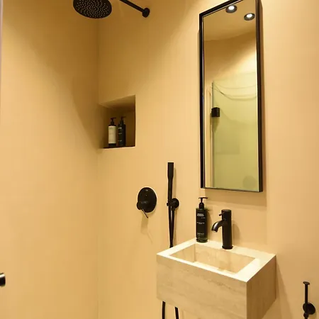 Consolato Boutique