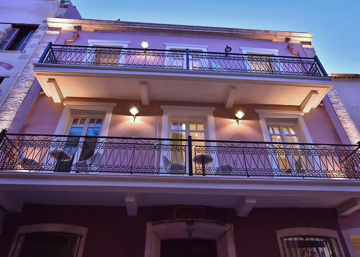 Consolato Boutique ハニア