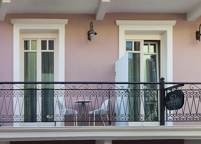 Consolato Boutique ハニア